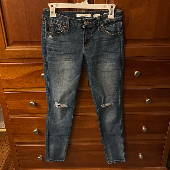 eunina Denim - Amazing fit super skinny low rise ankle.